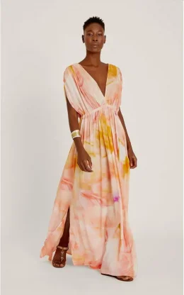 VESTIDO DECOTE PROFUNDO NUVEM