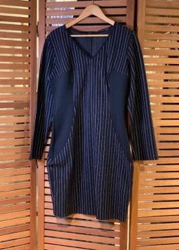 VESTIDO DE MALHA ML COM RECORTES LATERAL