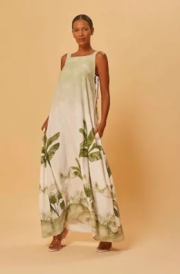 VESTIDO LONGO ALA LARGA E AMARRAO LATER