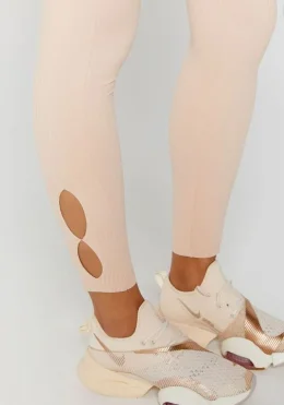 LEGGING CANELADA ABERTURAS LATERAIS ROSE LATTE