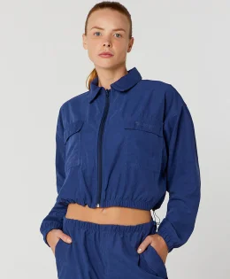 JAQUETA CROPPED COM ZIPER LISA CORES