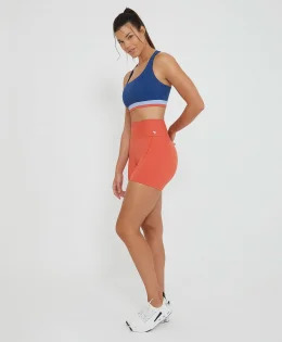 BERMUDA COM BOLSO E RECORTES