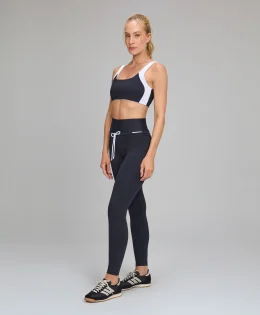 LEGGING COM BOLSOS E CORDAO PRETO